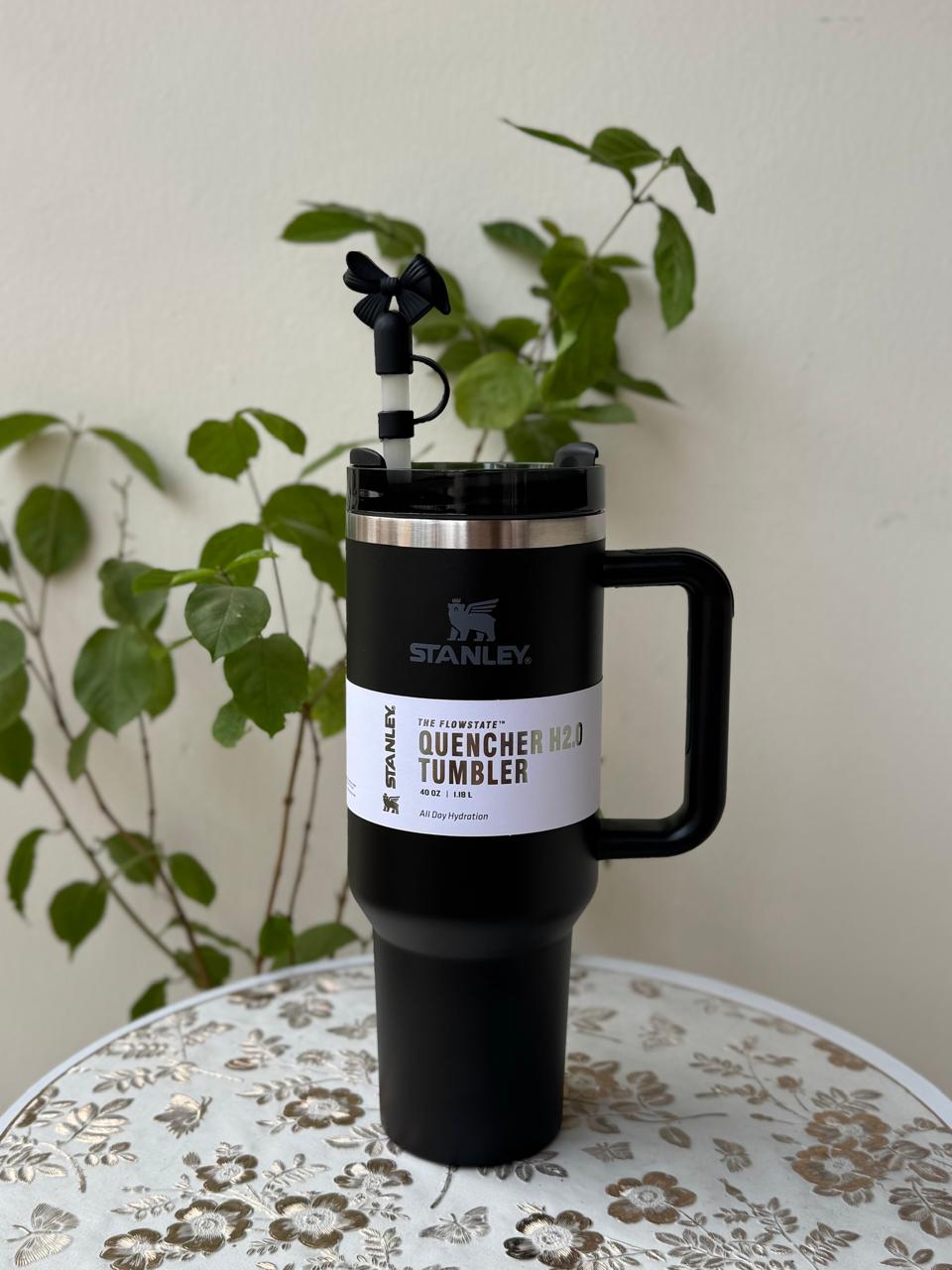 The Stanley Quencher H2.0 FlowState Tumbler black